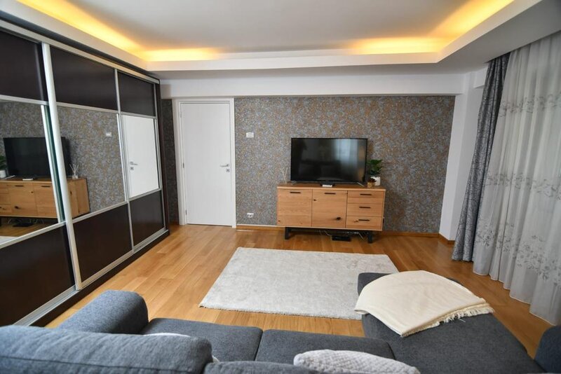 13 Septembrie, Marriott, Palatul Parlamentului