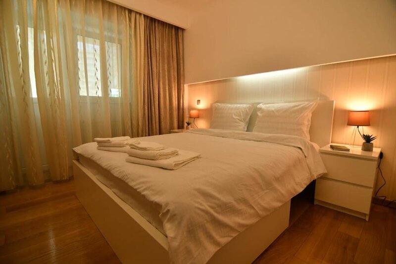 13 Septembrie, Marriott, Palatul Parlamentului