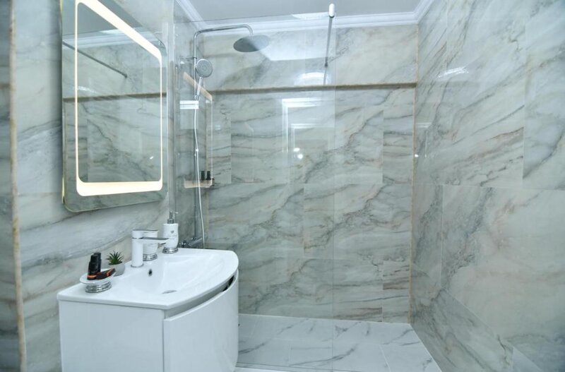 13 Septembrie, Marriott, Palatul Parlamentului